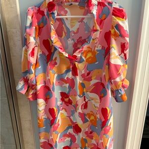 Great summer dress!  Light weight and fun!  Only worn twice!